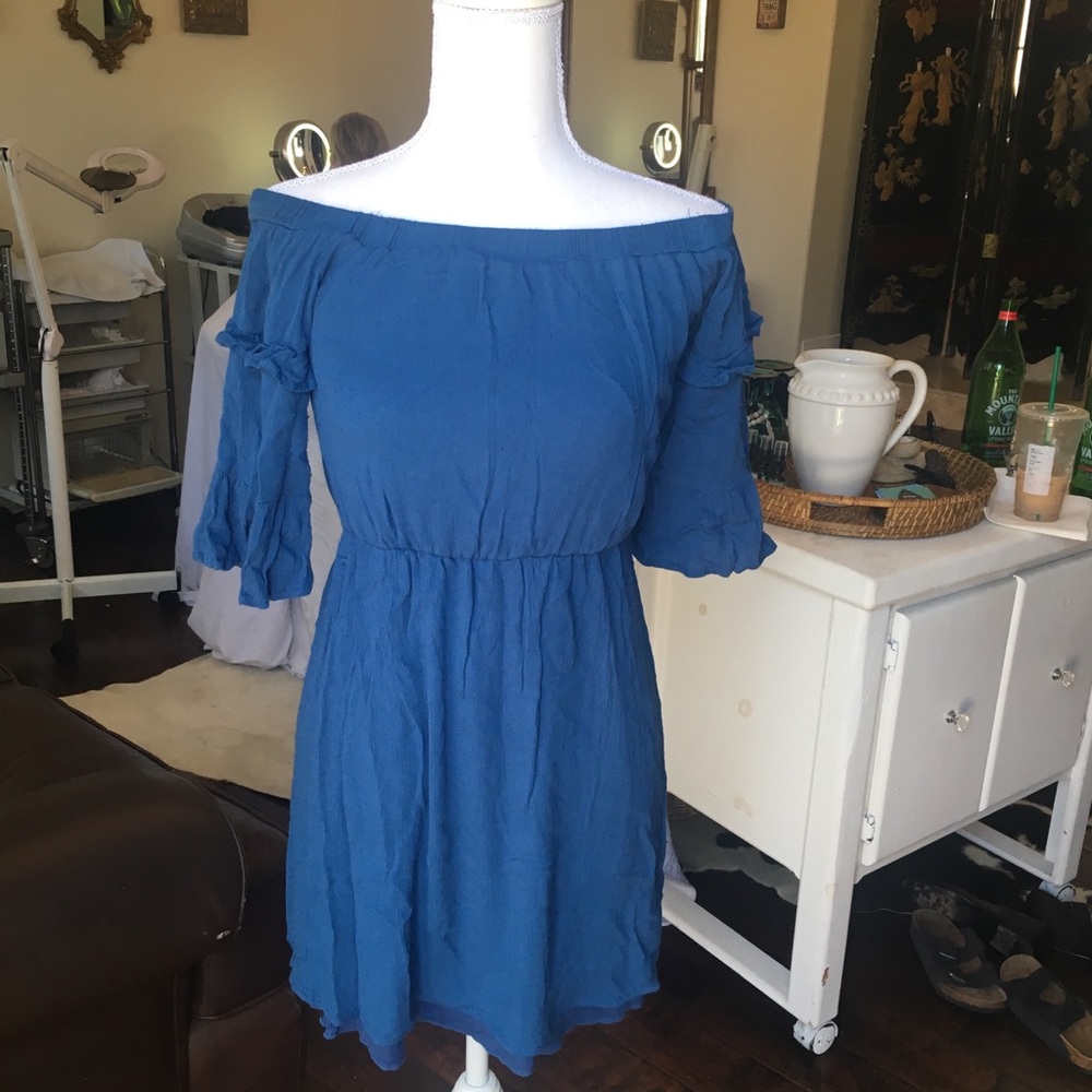 Blue mid sleeve dress with belt